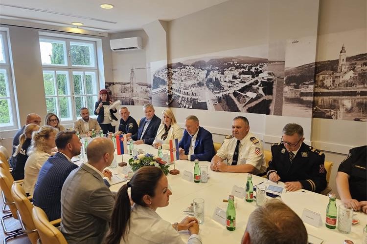 Slika /slike/Suradnja Hrvatske i Slovačke policije i vatrogasaca.jpg